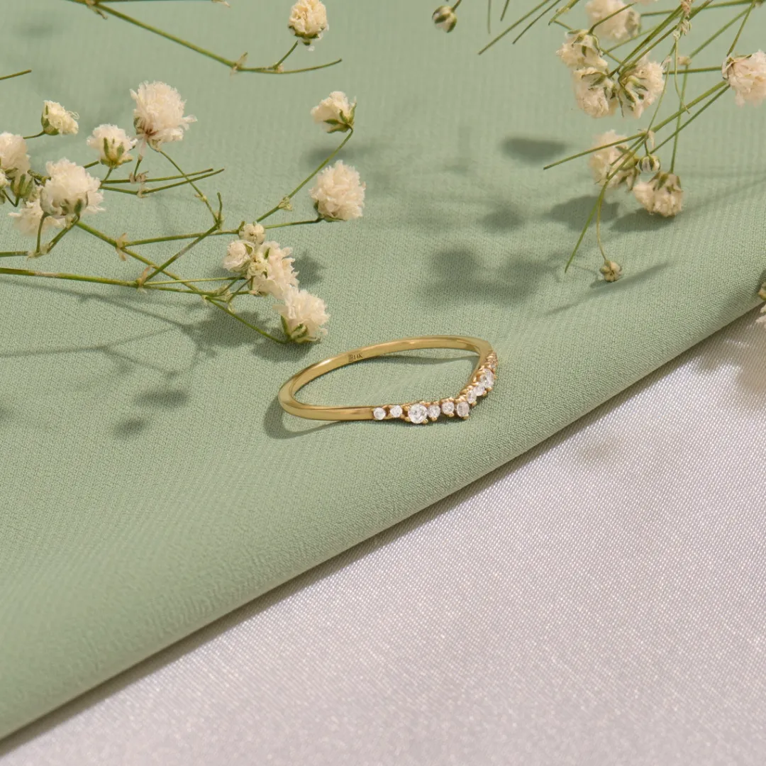 /public/photos/live/Chevron Moissanite Ring For Her-1068 (4).webp